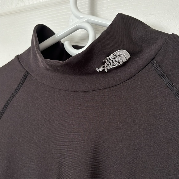 The North Face Women’s Black Mock Neck Flight Series Vapor Wick Long Sleeve - XL - Picture 2 of 8